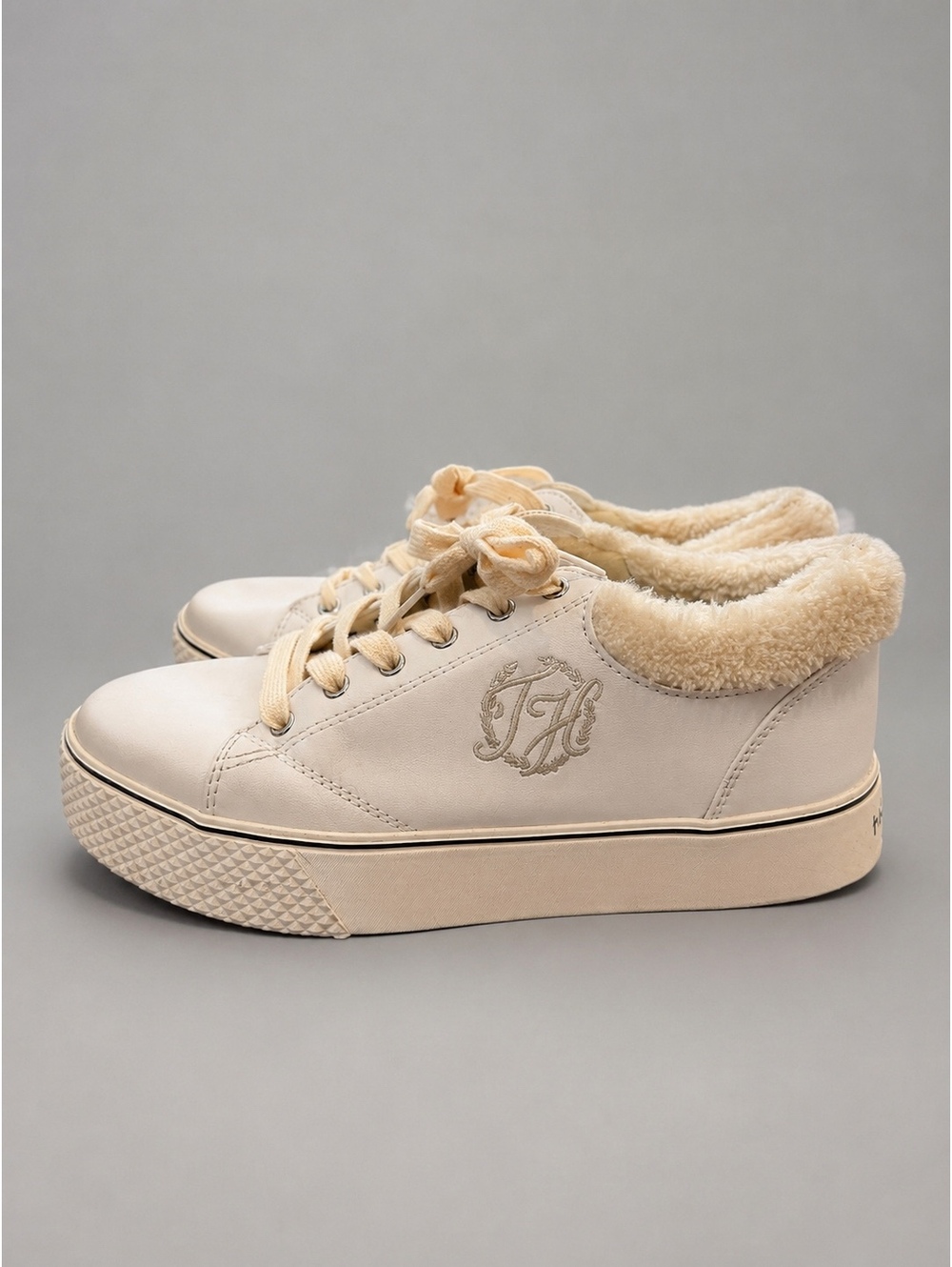 Tommy Hilfiger Women's Cream Platform Faux Fur Lined Sneakers Size 8.5